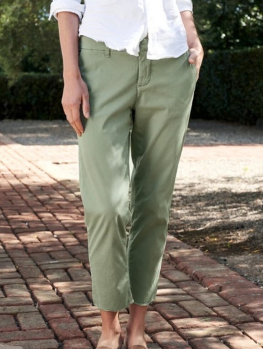 Frank & Eileen Wicklow Sage Green Straight-Leg Chinos Size 4